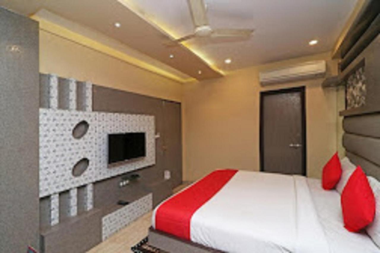 Hotel Raj Kamal Palace By Wb Varanasi